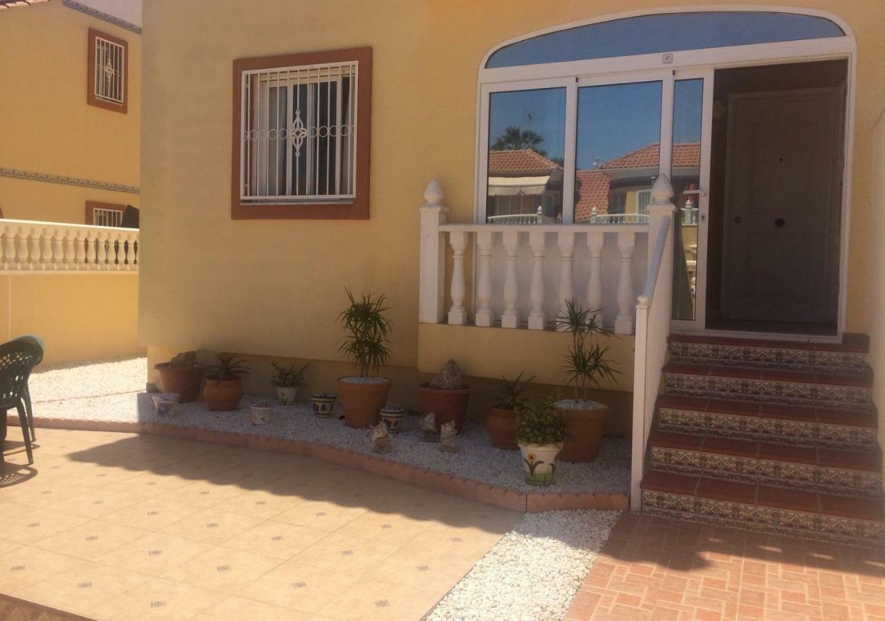 Torrevieja, La Torreta Ground Floor Apartment With Large Private Patio Garden Exteriör bild
